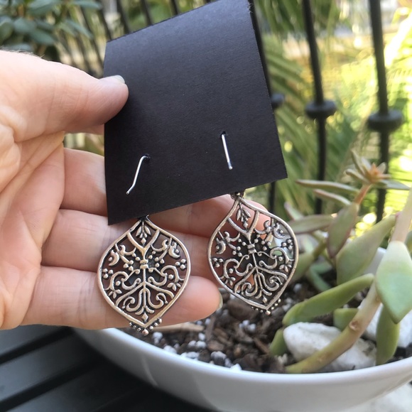 Silver and Black Bead Earrings - Picture 4 of 6